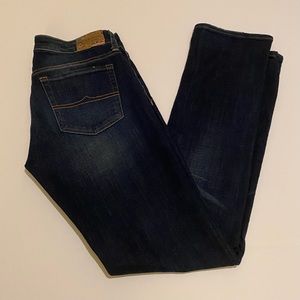 STRAIGHT LEG JEANS